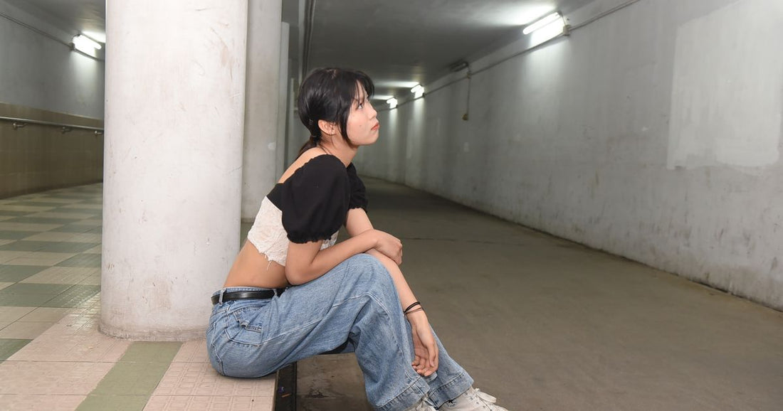 Side Slit Jeans: How to Wear Them With Confidence